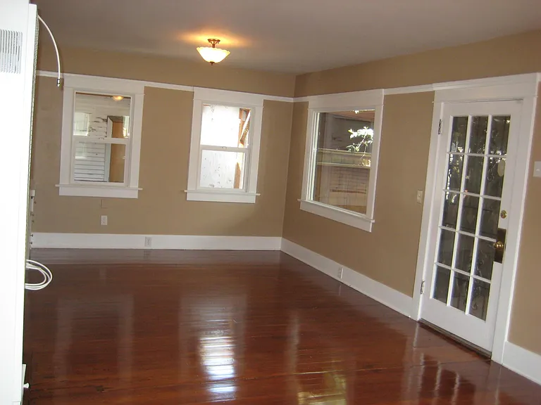 291 Redondo Ave — Photo 3