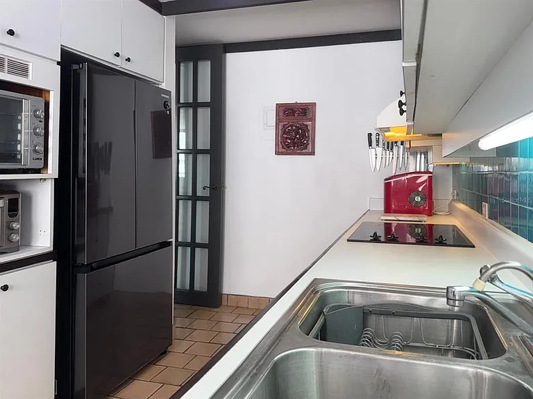 76 Kings Court St #902 — Photo 38