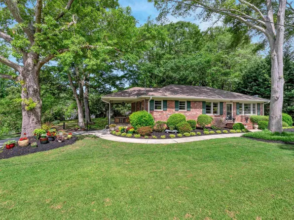 9 Stadium Dr, Greenville, SC 29609