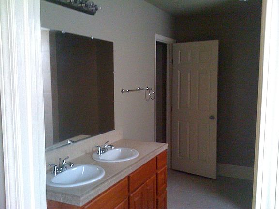 3rd image of 3039 Saint Anthony Ave