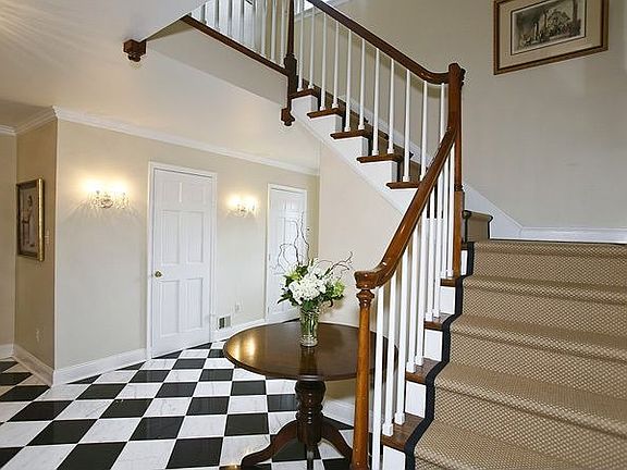 5th image of 10713 Stanmore Dr