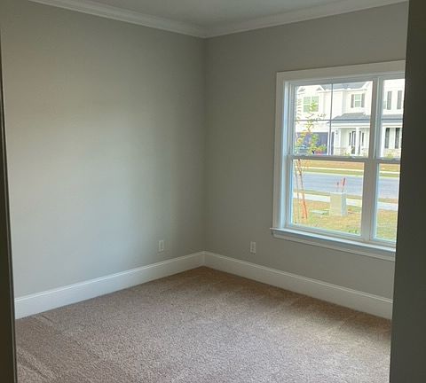 5th image of 206 Grange Cir