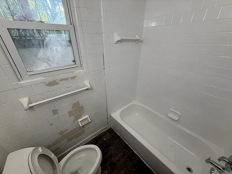 1896 & 1904 Stockton St #1904-1 — Photo 7