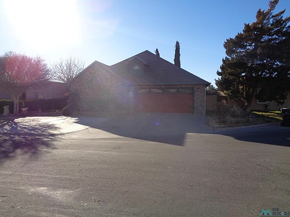 2nd image of 803 Colonial Ct