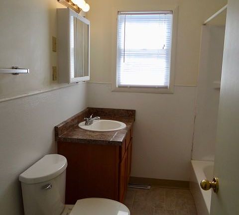 4th image of 826 Avenue C #1