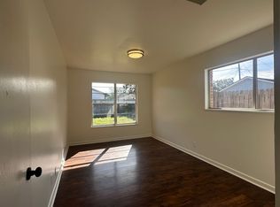 425 Parade Dr, Corpus Christi, TX 78412