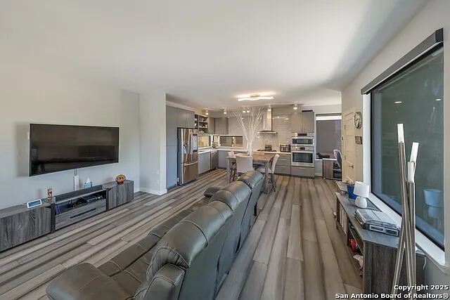 137 Lotus St — Photo 9