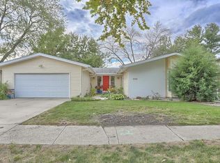 2201 Rebecca Dr, Champaign, IL