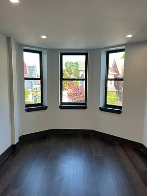 Rented by Delmark Realty LLC | media 28