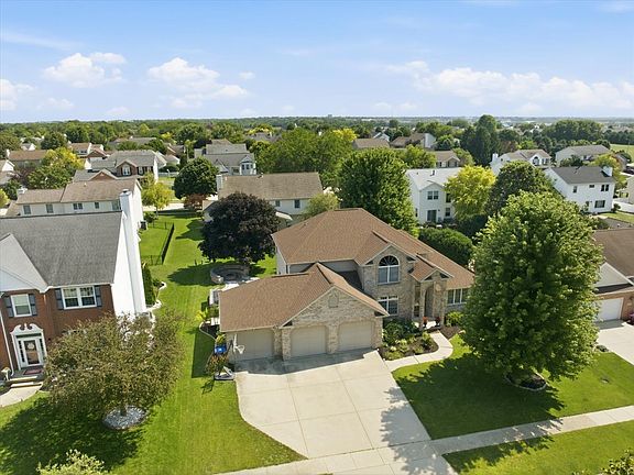 2nd image of 19 Brunton Ct