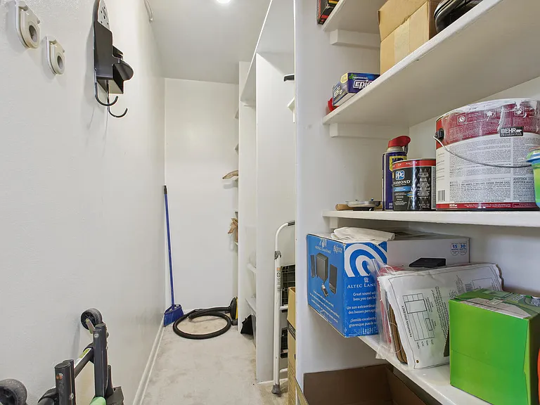 950 25th St NW #1012 — Photo 15