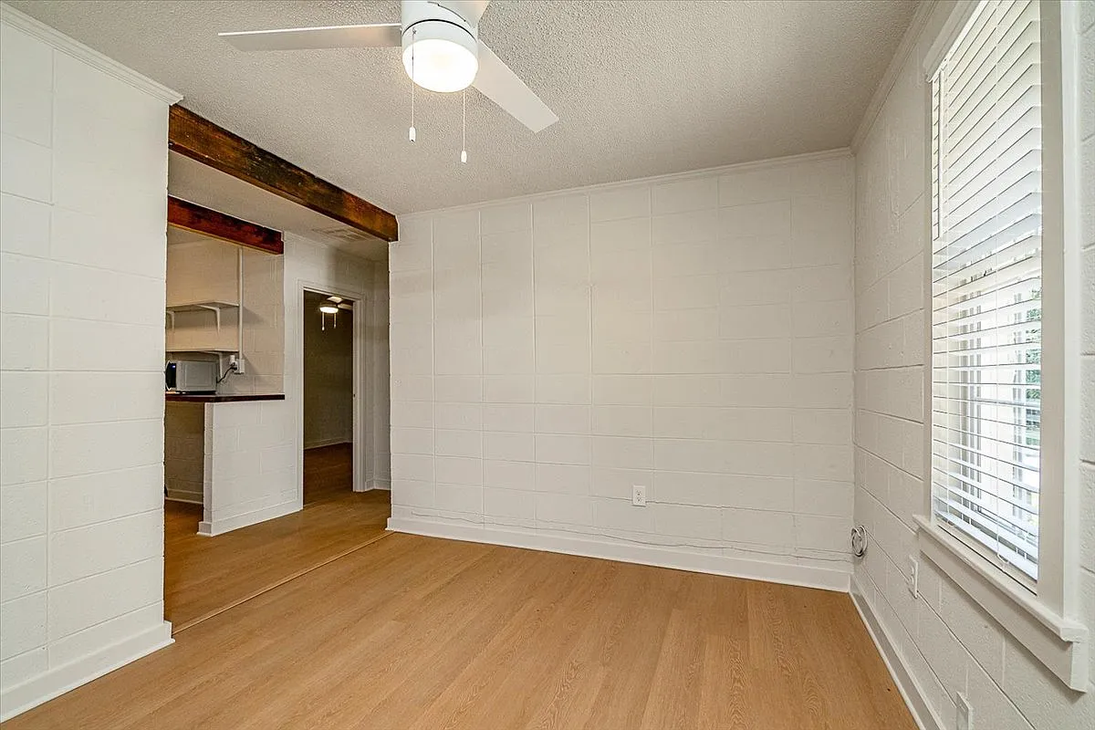 2 bed, 800 sqft, $1,389 — Photo 3