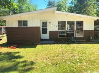 209 Mallard Ave, Houghton Lake, MI 48629
