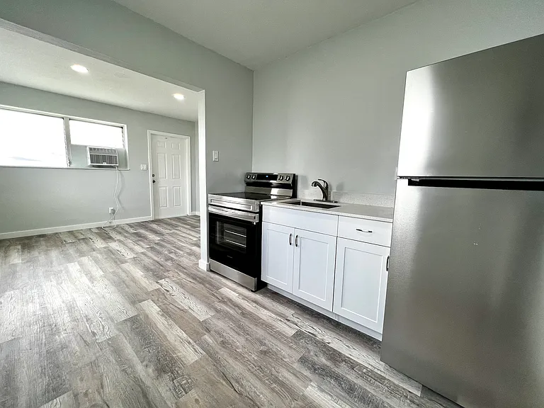 801 NW 7th Ave #1 — Photo 17