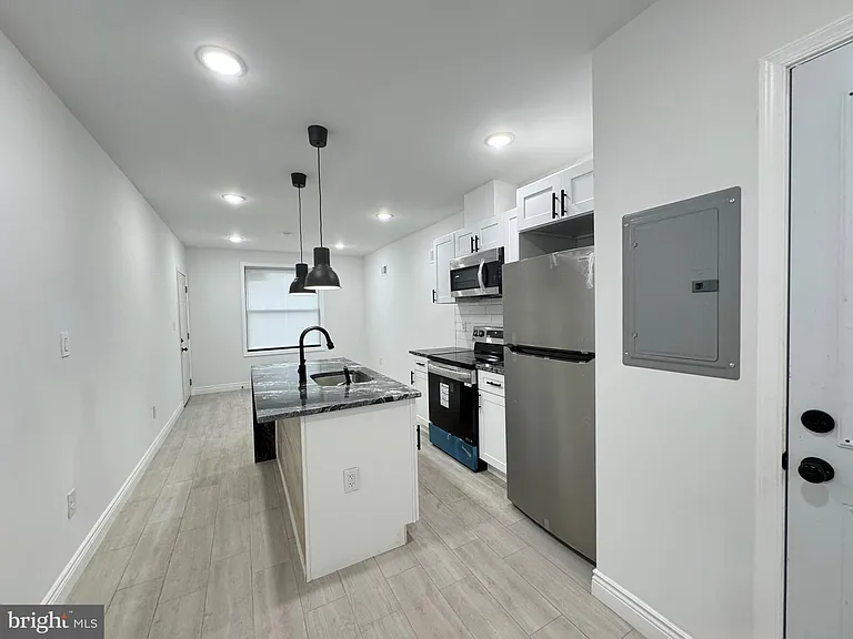 2038 McKean St #1 — Photo 7