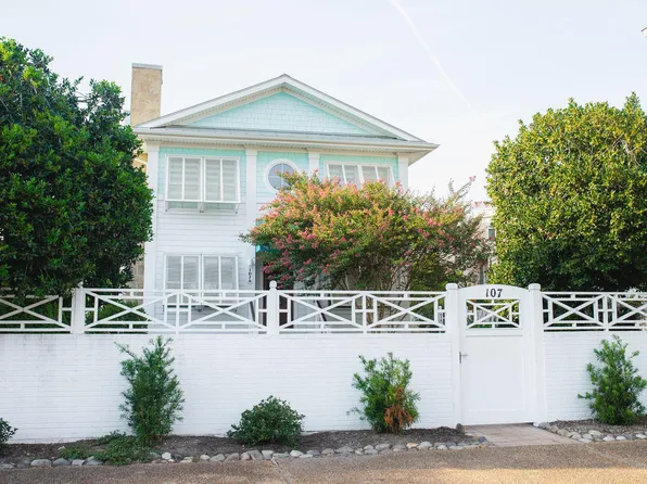 107 68th St, Virginia Beach, VA 23451