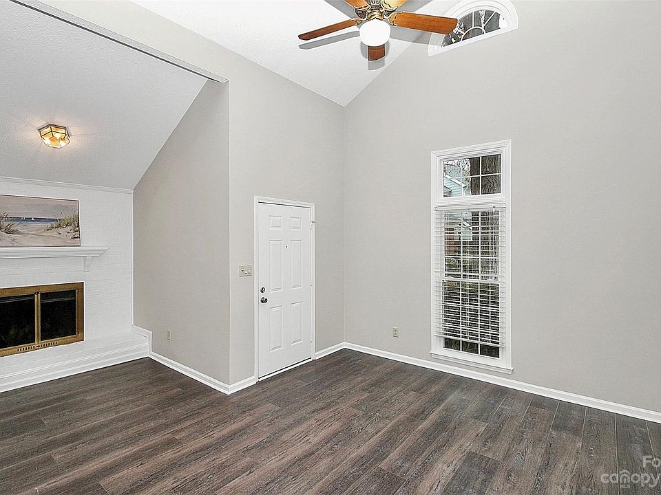 9332 Kings Falls Dr Charlotte, NC | Zillow