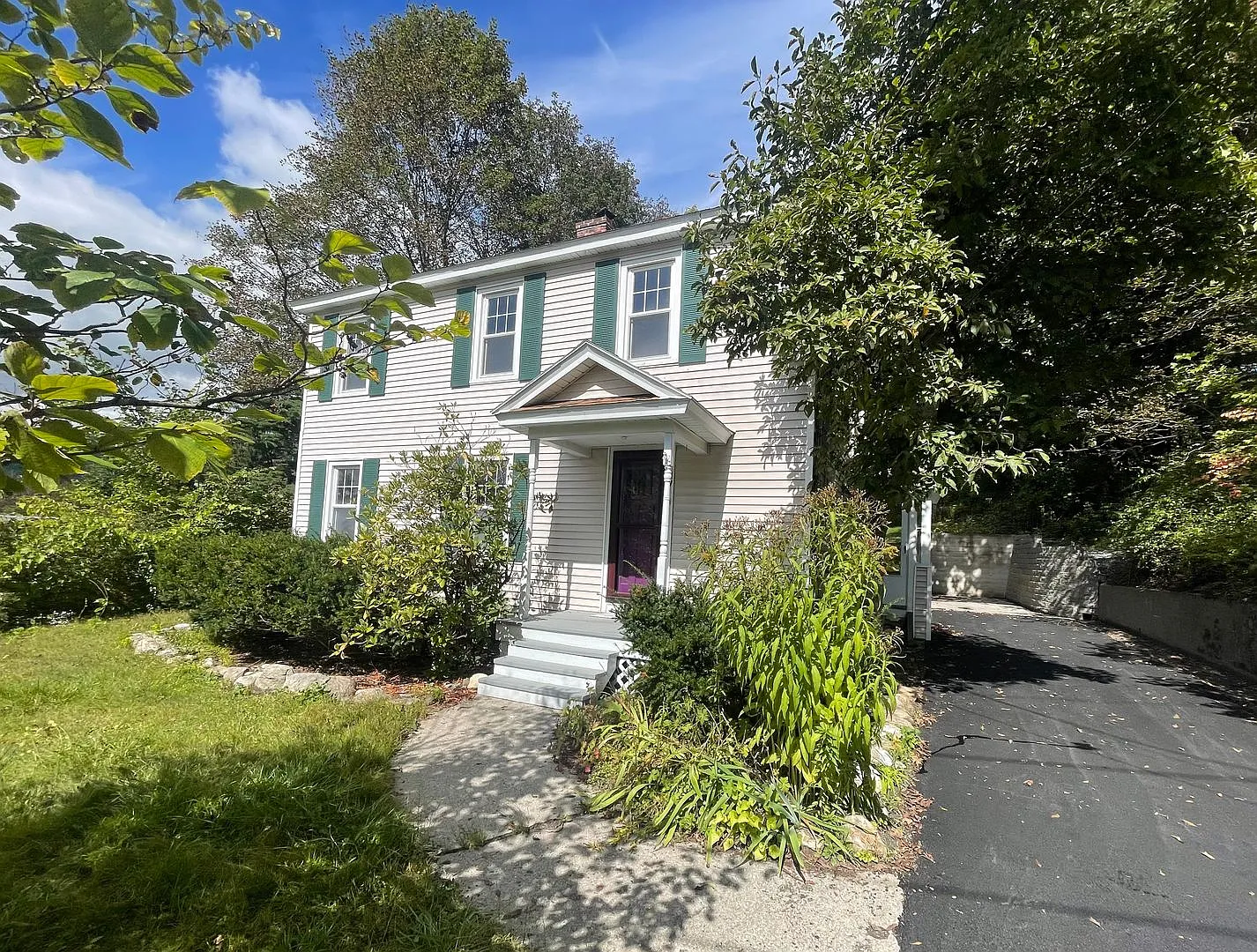 Spacious 4-Bedroom Colonial with Mountain Views North Adams | $2,500/month — Photo 1