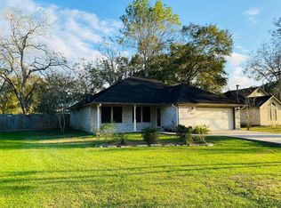 1204 E 7th St, Sweeny, TX 77480