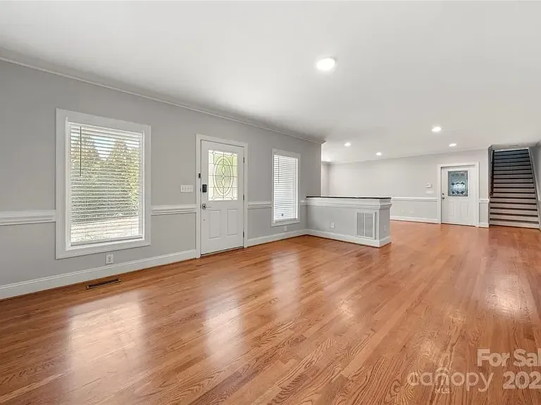 2545 Rea Rd — Photo 7