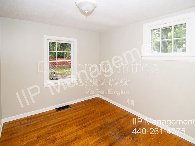 6177 Iroquois Trl — Photo 16