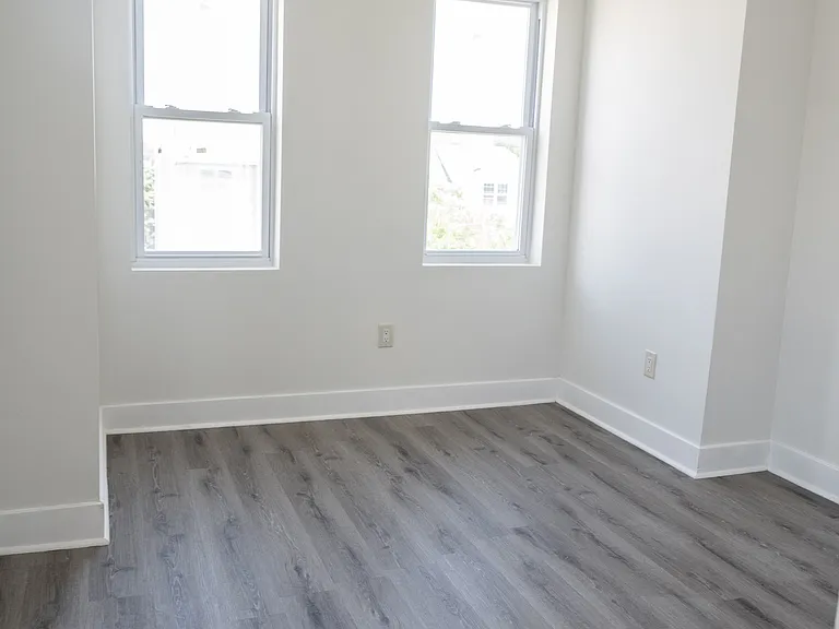 723 N 40th St #3 — Photo 8