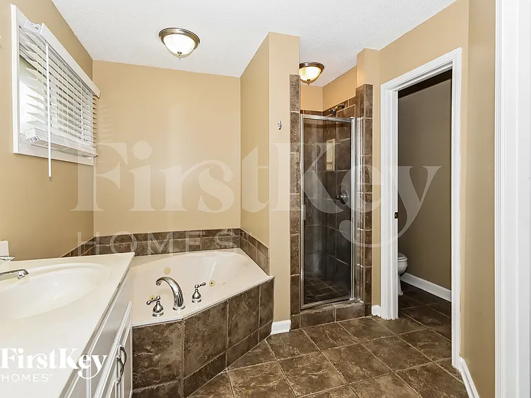 844 Tropicana Dr E — Photo 14