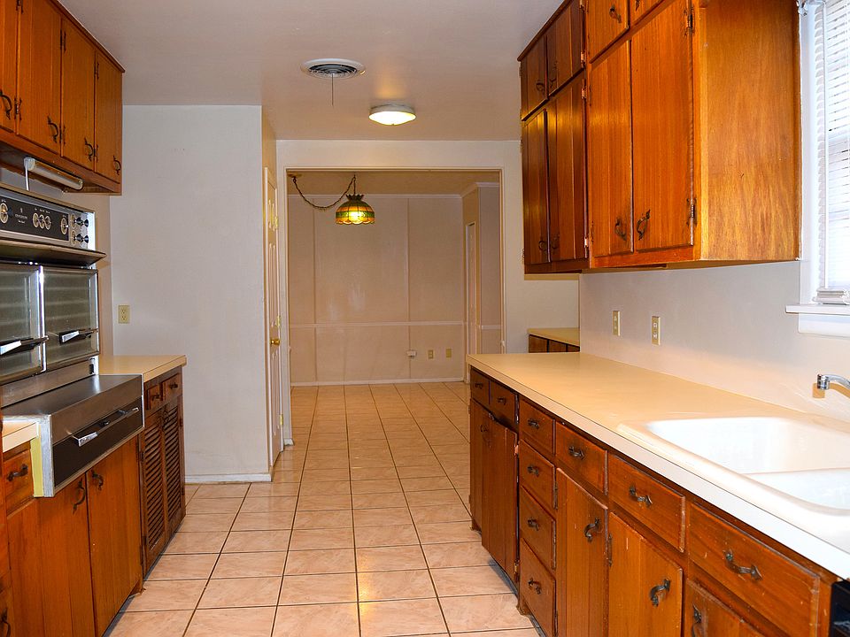 1st image of 2923 Dawn Ave