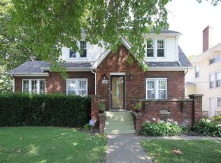 1048 Washington Ave, Alton, IL 62002