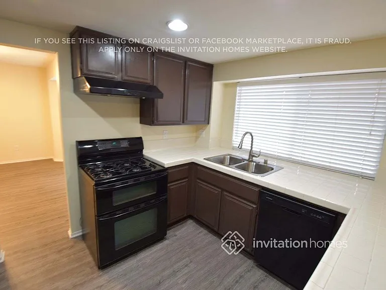 45613 Clubhouse Dr — Photo 5