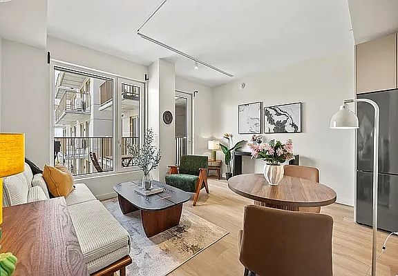 4th image of 16 West St #417