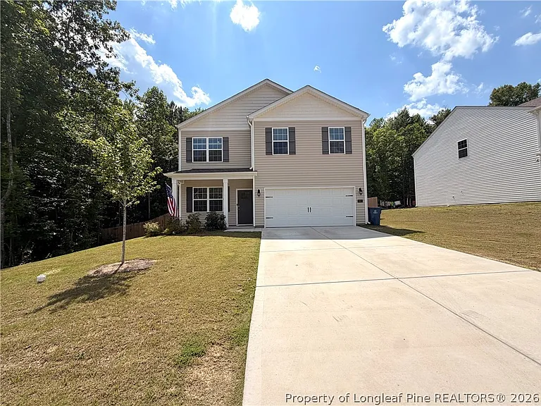 305 Robert Pl — Photo 2
