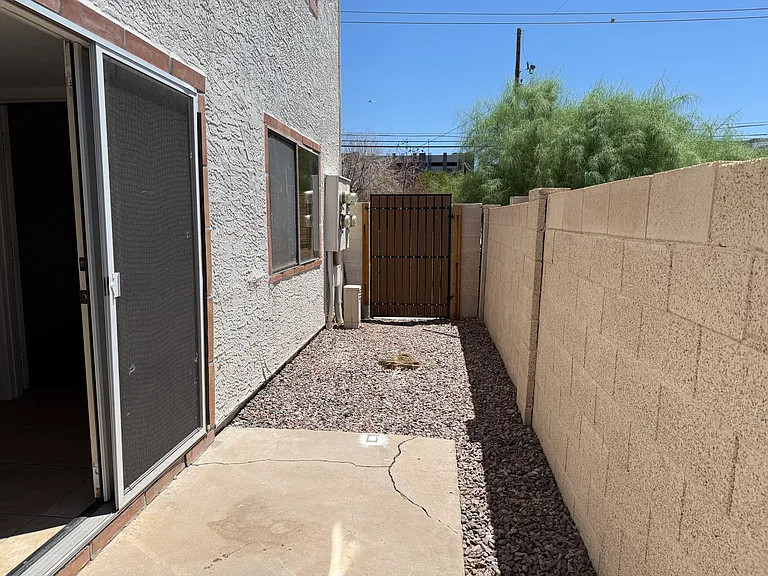 312 S Wilson St — Photo 11