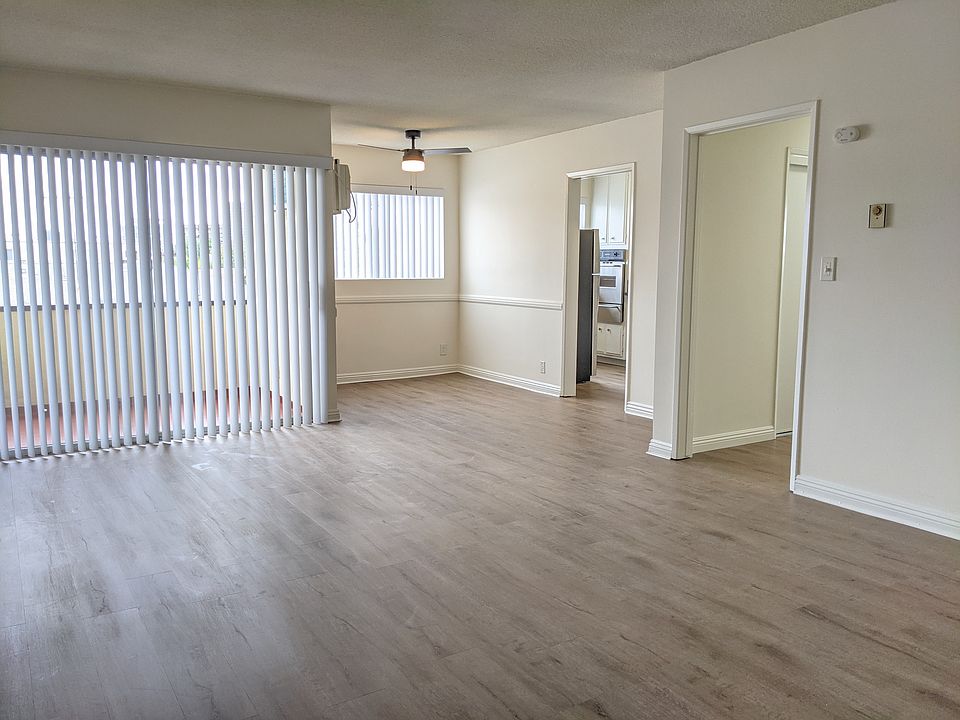 1st image of 123 S Hayworth Ave APT 306