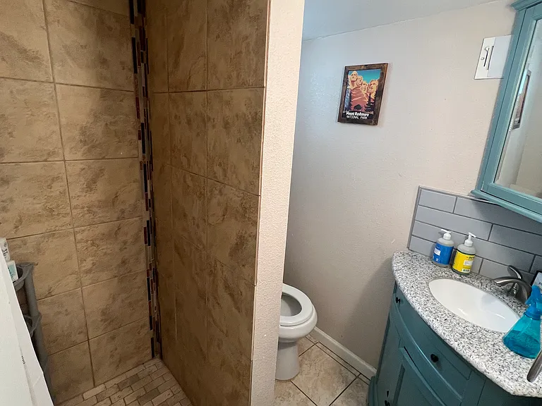 2246 Kendall St — Photo 6