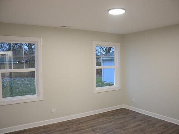 5th image of 209 W Hawley St