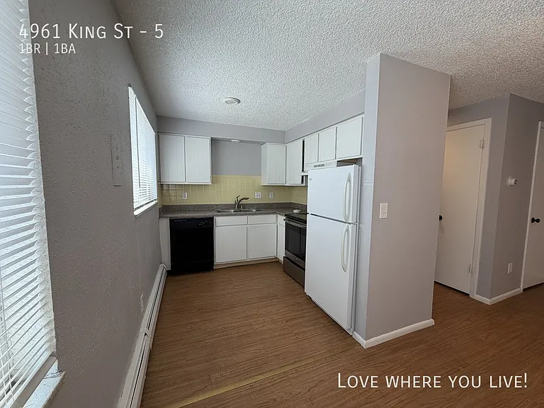 4961 King St #5 — Photo 1