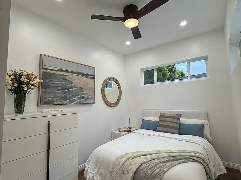 2534 Whitney Ave #A — Photo 17