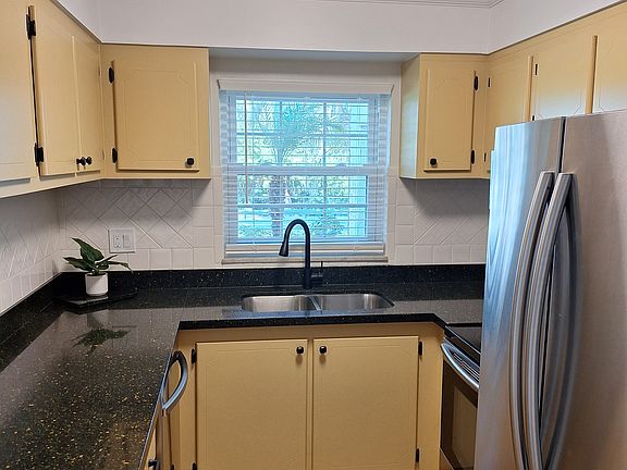 5th image of 210 N Bayshore Blvd APT 102