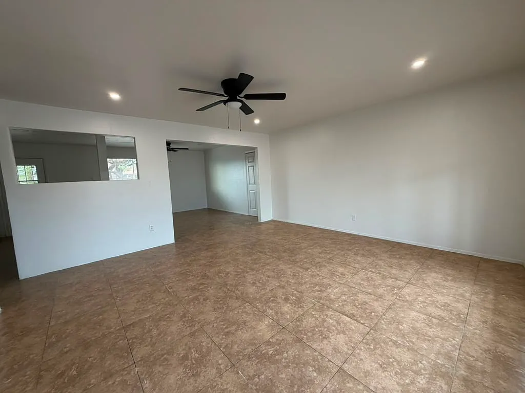 3 bed, 1800 sqft, $2,290 — Photo 4