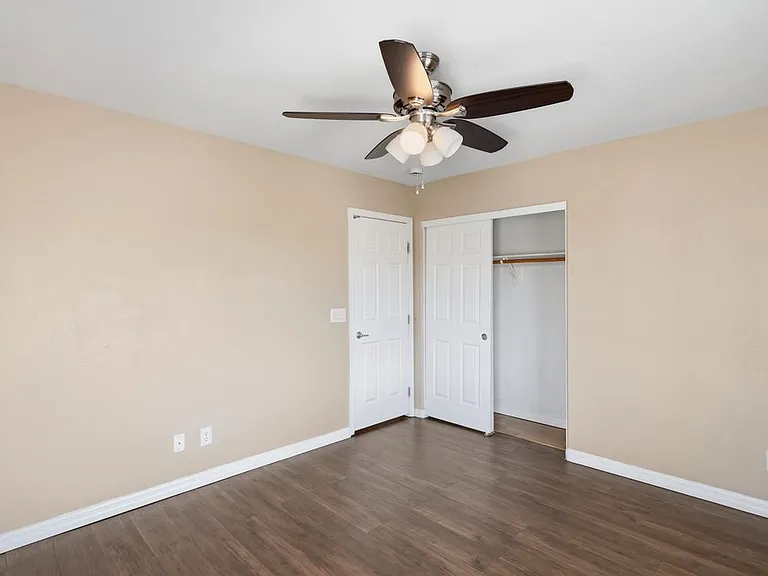 527 Newberry Springs Dr — Photo 34