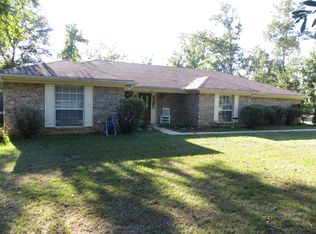106 Walnut St, Gladewater, TX 75647