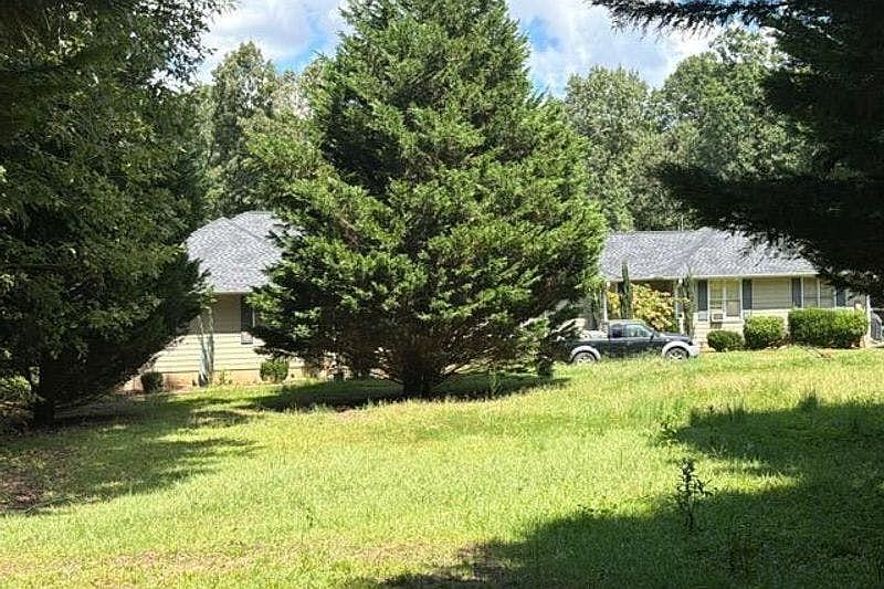 1st image of 108 Bridget Dr