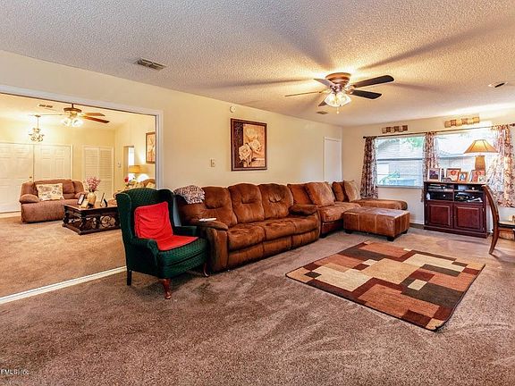 4th image of 8472 Finch Ave E