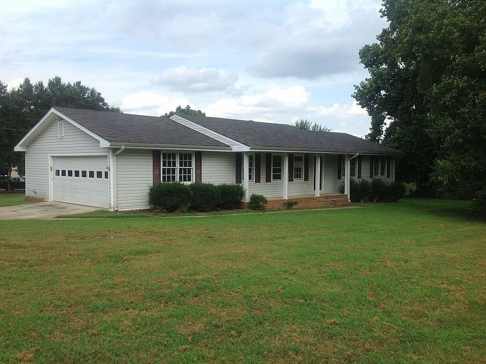 2nd image of 2080 Merle Dr SE