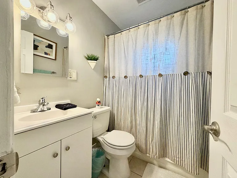 37 W Robert Ave — Photo 9