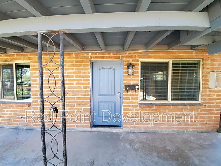 2221 E Grant Rd #F — Photo 5