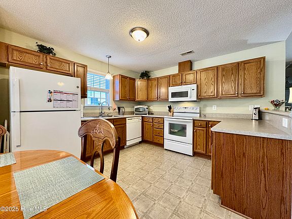 4th image of 3106 Drew Avenue