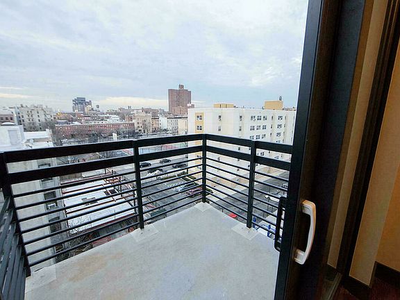 3rd image of 867 De Kalb Ave #5FF