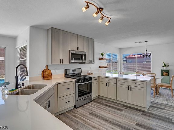 3rd image of 818 Holly Sprig Ct